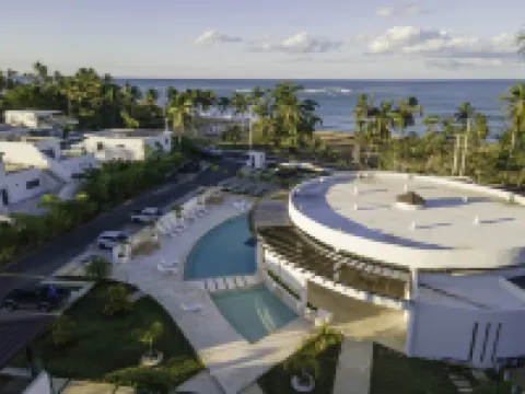 New Beachfront Penthouse by RedAwning