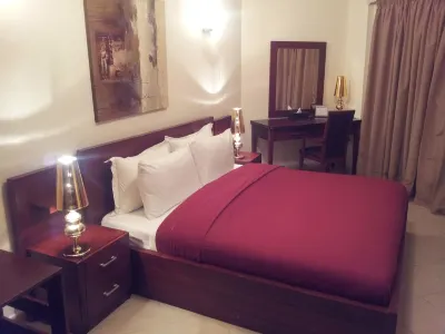 Hotel Verda Politan Hotels near Rond-point moungali