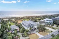3108 Palm by AvantStay Oceanfront Private Pool Incredible Views Hotels near Roper Mount Pleasant Hospital Chapel