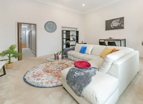 Kozyguru | Leichhardt | Cozy Holiday 3 Bed Home + Free Parking Hotels in Leichhardt