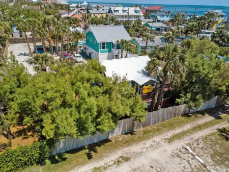 Mermaid Beach Cottage Prime Vilano Beach Dogs OK Отели в г. Вилано-Бич
