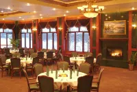Pike's Waterfront Lodge Hotels in College