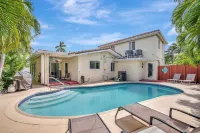 Beach Duplex - 3br 5ba Manor with Heated Pool