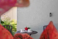 Pool, Hot Tub and Adventure Courts - Stunning Waterfront Oasis Hotels in Bradenton