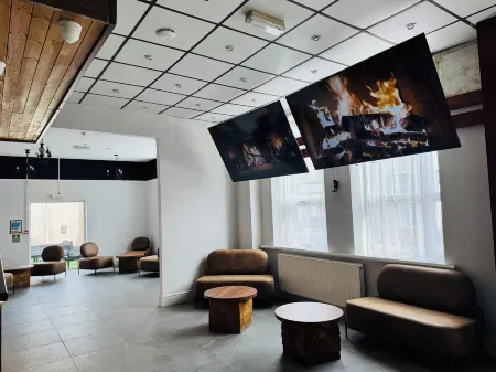 Hotels 247 Отели в г. Allt-yr-Yn