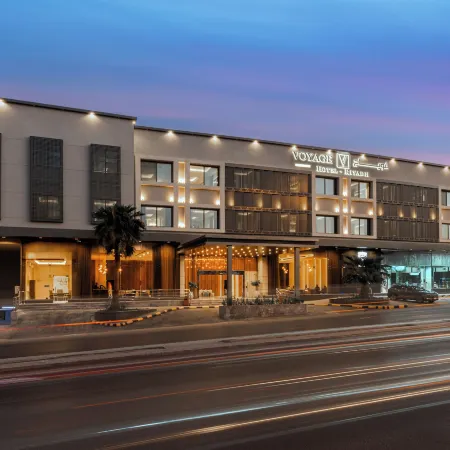 Voyage Hotel & Suites