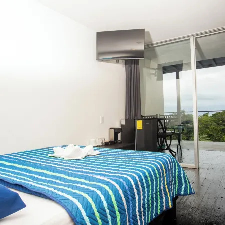 El Faro Containers Beach Hotel