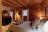 Log cabin, Schuss Mtn, solo stove, fireplace