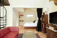 Style on the Square 2-bedroom bungalow with WiFi, AC in Petersburg Hotels in Menard County