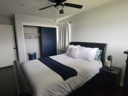 Charming 3-bedroom house with AC, WiFi in Clinton Township