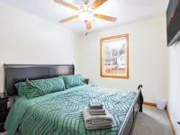 Comfort Awaits at Cozy Get Away - Dog Friendly - 3BD / 2BA + Living Spaces Hotels in Akron