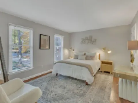 The Dogwood Cottage Hotels in Meredith