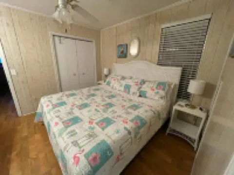 BEACH COTTAGE on CANAL ☀ Complimentary GOLF CART