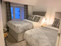 3 Bed Cottage nr Bike Park Wales/PenyFan/Brecon Hotels in Bedlinog