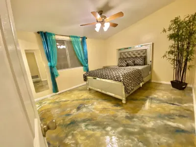 CLOSE TO DISNEYLAND & CONVENTION CENTER