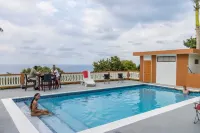 Villa Solstice Luxury 4 Bedroom -  Casas de vacaciones