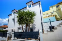 Studio Apartments Yucca, 2-Min to the Beach and 5 to Trogir Hotels in 