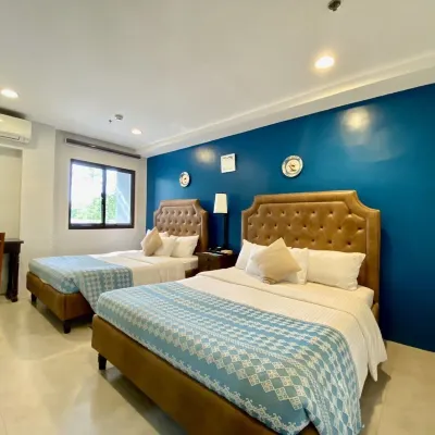 Paradores de Vigan Hotels near Baluarte
