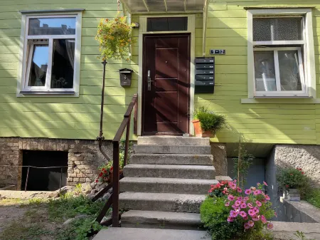 Pristine 1Br Apt in City Center with Free Parking and Coffee Machine Отели рядом с достопримечательностью «Brīvības Piemineklis»