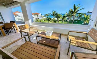 Apartment With 2BR and Ocean View in Punta Palmera