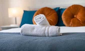 Free Parking - 2 Bedroom Flat