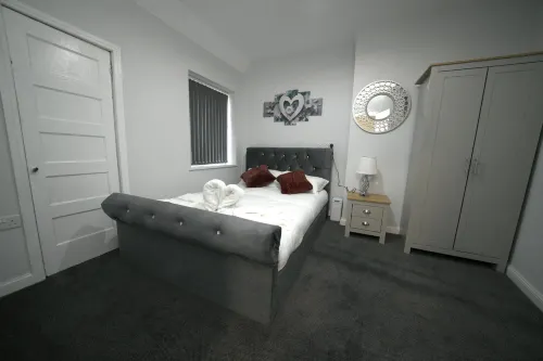 Telford Tranquility Apartment Flat 3 for 4 Guests - Condos