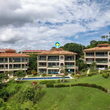 Ground-Floor Condo Near Beach & Marina by Spcr