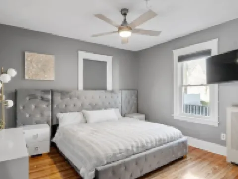 Luxurious 2 BD next to UMass sleep up to 8 with Gym ウースターのホテル