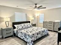 Cozy 3-Bed 2 Bath in Lovely Port Charlotte with Heated Pool and Optional Boat.