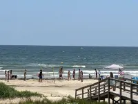 BEACH / OCEAN FRONT - 2 KING BEDROOM CONDO WITH BIG YARD THATS TOTALLY BEACHIN!!