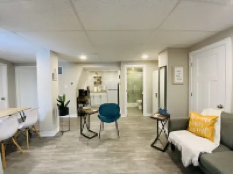 Charming 2 Bedroom Apt. Close to Valparaiso University Short-Terms Hotels in Valparaiso