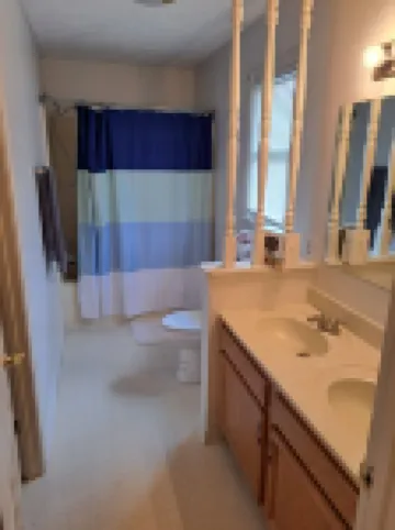 3BDR, 3 Full-Bath house in City, 2 living rooms [3,000 sq. ft.] - Pet Friendly!