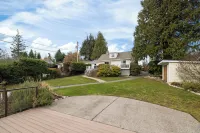 Oceanfront 3 Bed: Private Beach and Dock Access, Hot Tub , BBQ & Free Kayaks! - Homestays