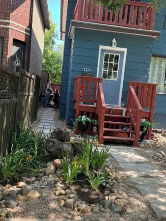 Large Charcter Home Отели рядом с достопримечательностью «Tunnels Of Moose Jaw»