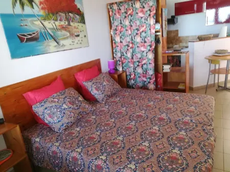 STUDIO ANSE MITAN TROIS ILETS MARTINIQUE Отели рядом с достопримечательностью «Les Trois Ilets»