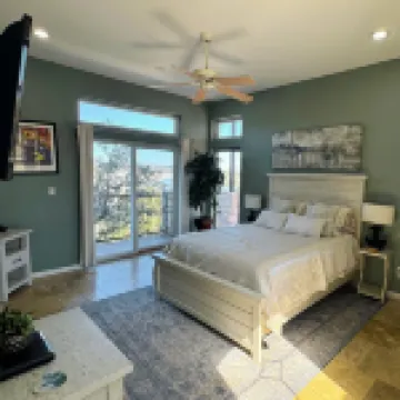 Luxury Lakefront Property and Wedding Venue 哈德森彎酒店