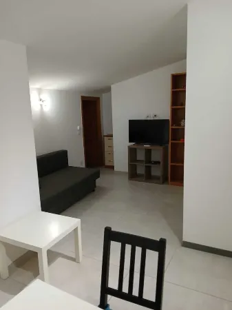 Central Cosy Apartment in Rome Отели рядом с достопримечательностью «Римский университет Тор Вергата»