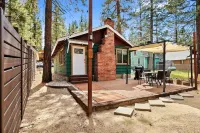 Moose's Cabin near Big Bear Village and Slopes!