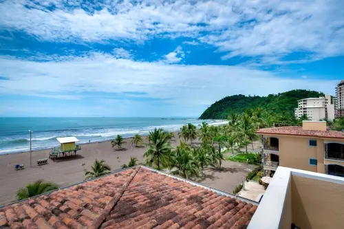 Oceanfront Rooftop Bahia Encantada Jaco L3