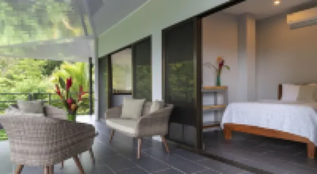 Spacious Fully Air-Conditioned Contemporary Villa Private Pool & Game Room