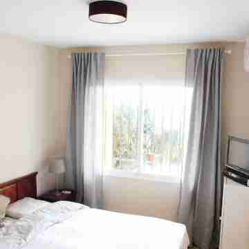 Apartment Costabella / Marbella, sea view, pool, near the beach / WiFi Rooms