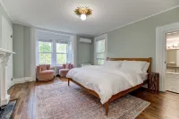 NJ Suburban Retreat - Direct train to NYC - Train station half a mile walk!! Hotels in City of Orange