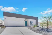 Spacious 3-bedroom vacation home 20 minutes from Agua Caliente Casino