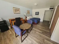 The Budget Inn Express - breakfast