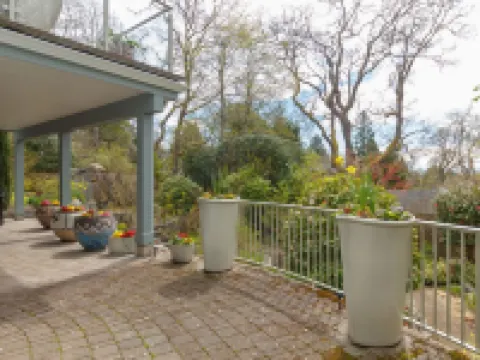 Victoria, ~BC~ - Fully Furnished-Self Contained Garden Suite サーニッチのホテル