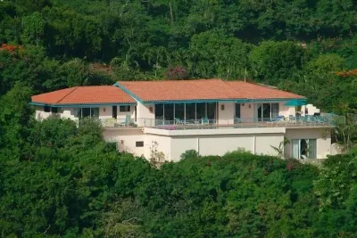 Elegant, Beautiful, Child-Friendly, Oceanfront Paradise Hotels in 