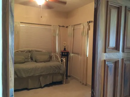 PARADISE AT BAHIA DELFIN / BEAUTIFUL  1ST FLOOR, POOLSIDE, OCEANVIEW , GOLD ZONE Отели рядом с достопримечательностью «Barajitas Canyon»