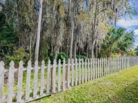 Tropical Oasis Close to Orlando Airport with FREE Heated/Chilled Pool!