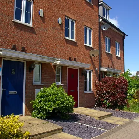 Caspian House (4 Bedrooms) - Serviced Accommodation