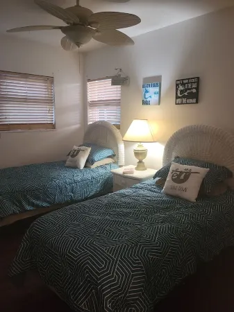 Cozy Garden Unit in Lucaya area is a 2 minute walk to the spectacular beach.